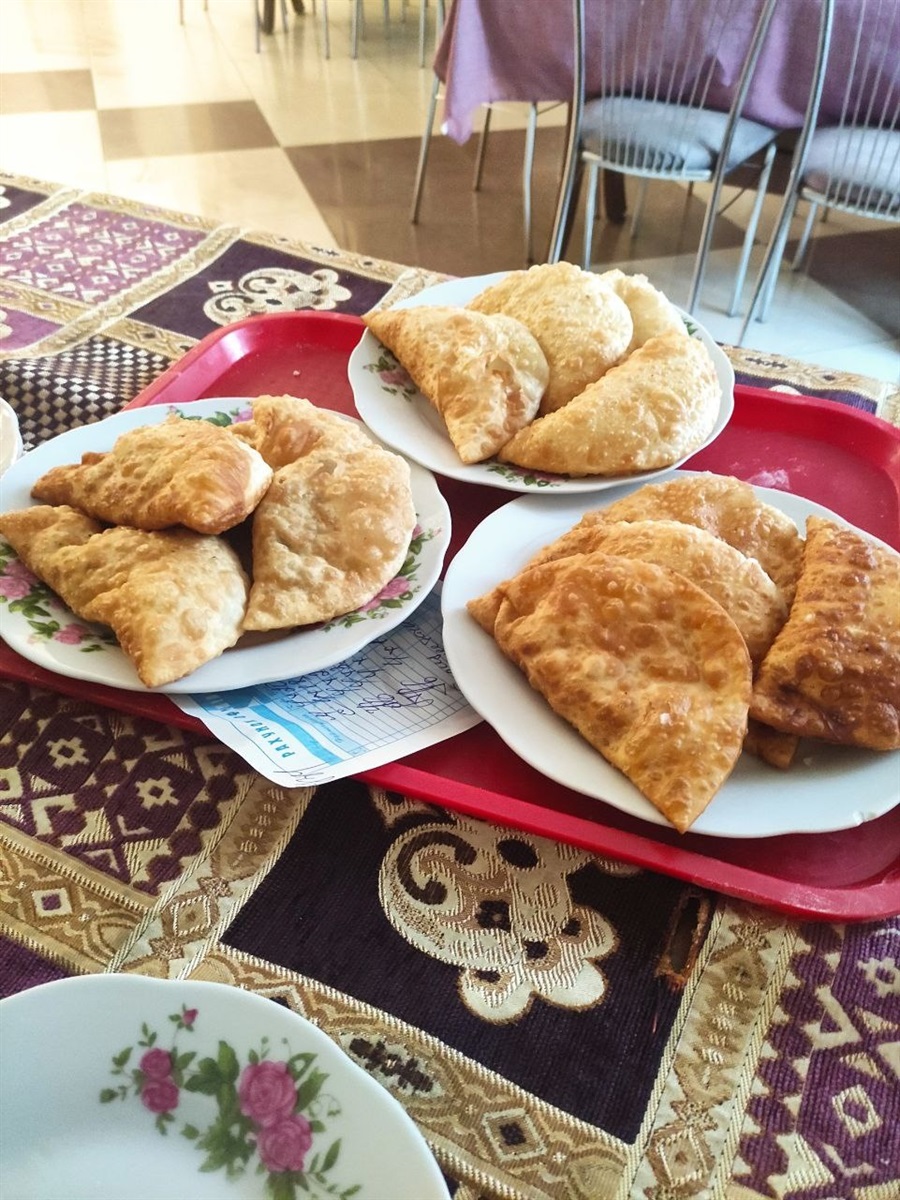 Чебуреки в кафе