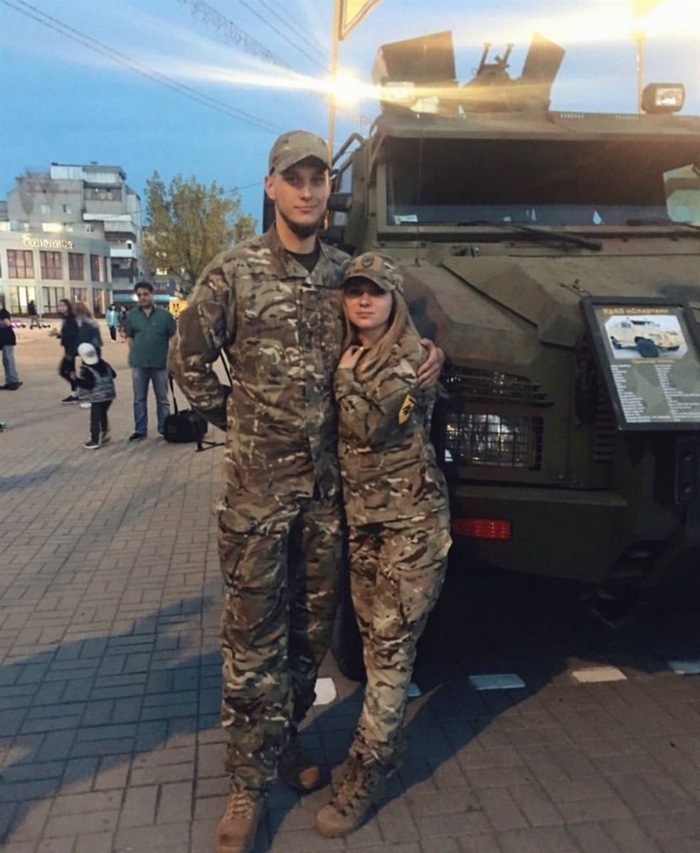 Владислав і Анастасія в Маріуполі