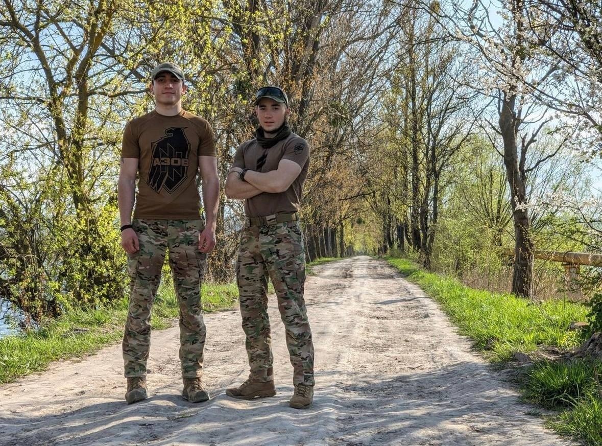 Антон і Богдан під час служби в "Азові"