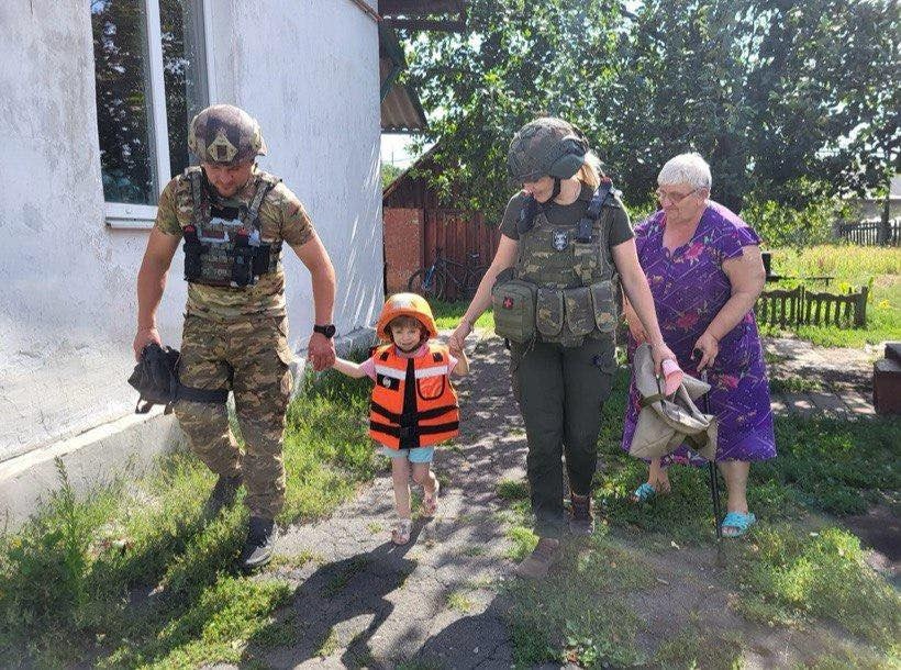 Пані Олена під час евакуації