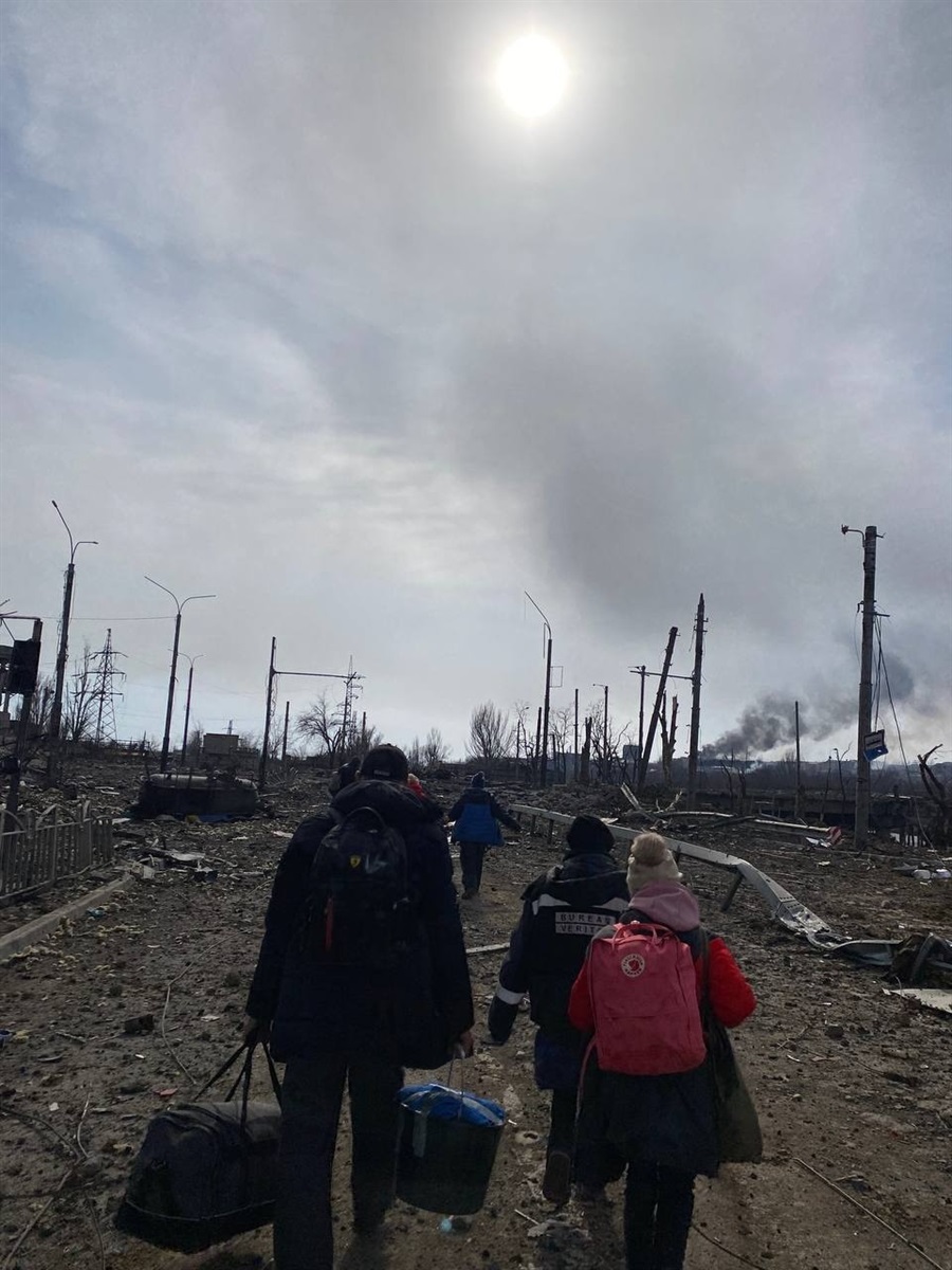 Родина Шевченків в день евакуації з “Азовсталі”