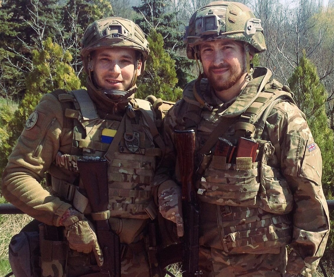 Євген (ліворуч) з братом Дмитром