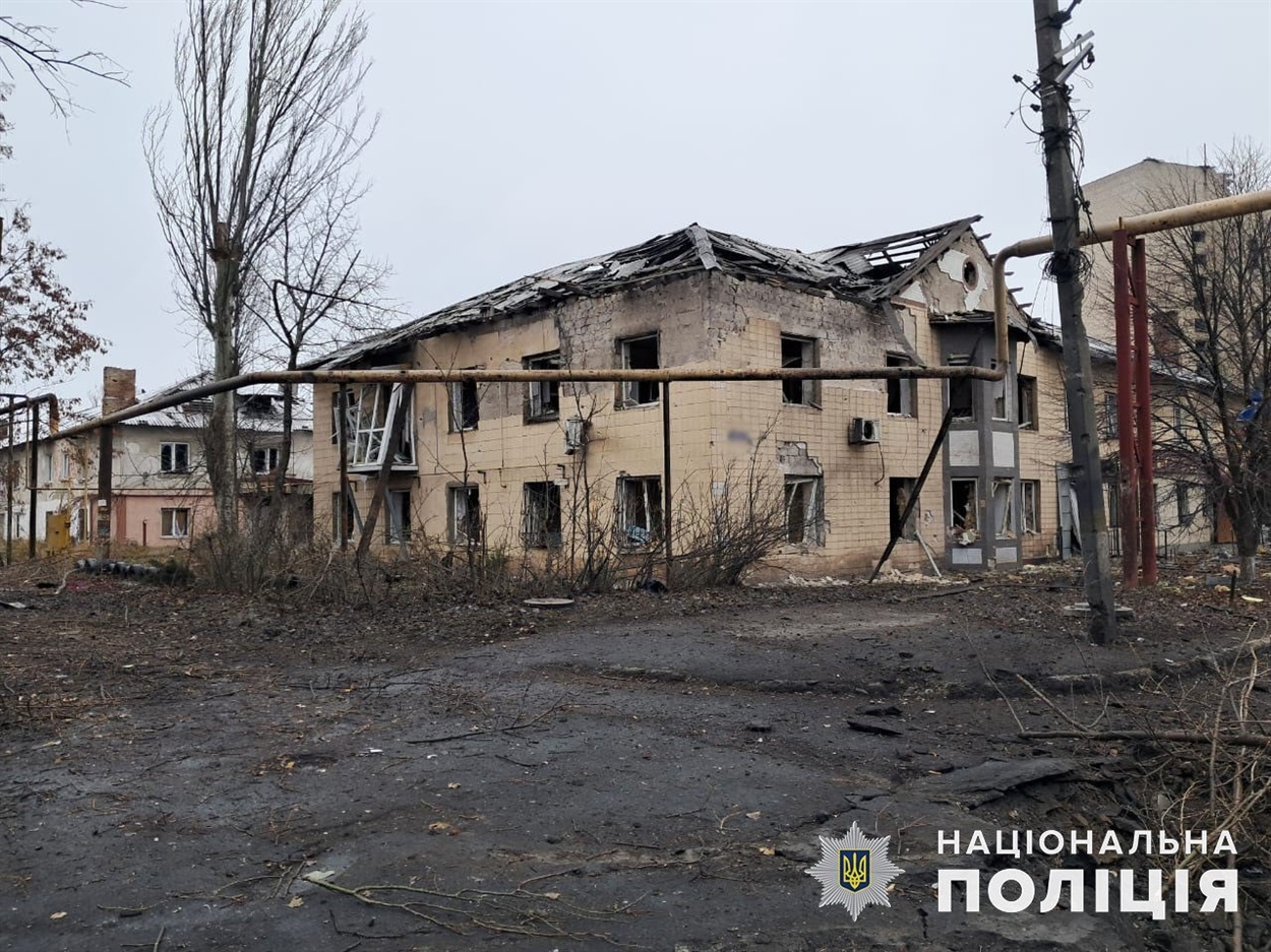Наслідки ворожих обстрілів 