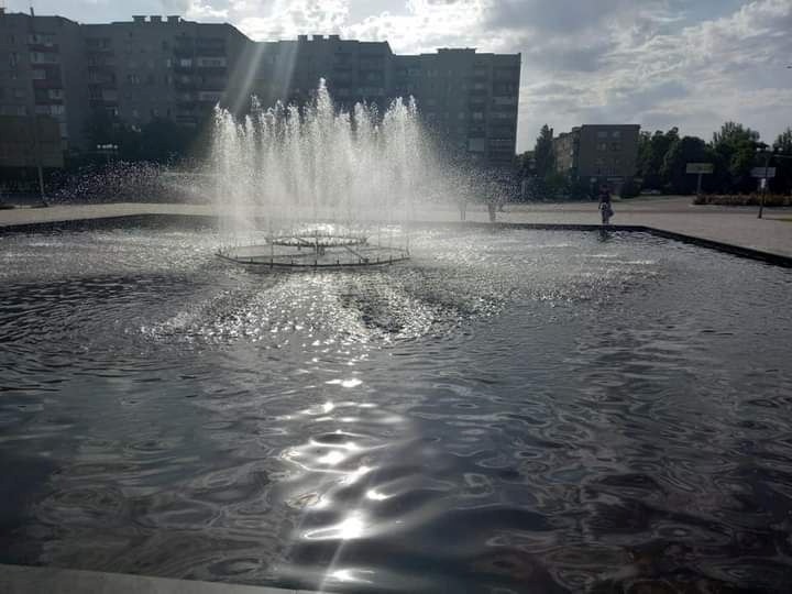 Фонтан на вулиці Миру