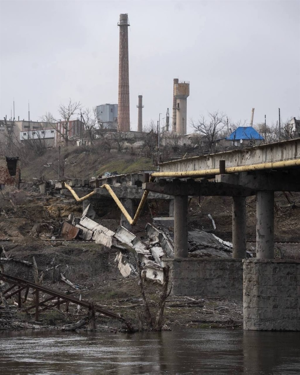 Зруйнований у 2014 міст