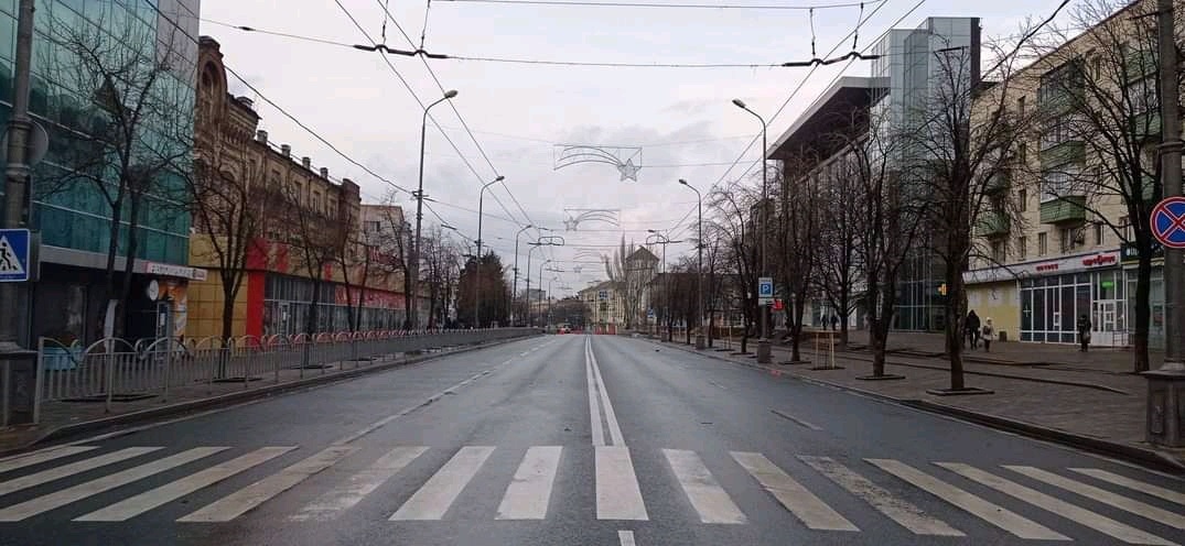 Проспект Миру в Маріуполі