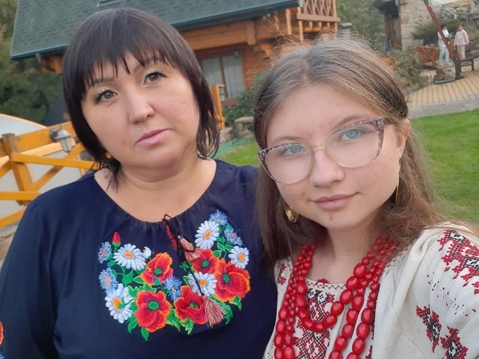 Оксана з донькою
