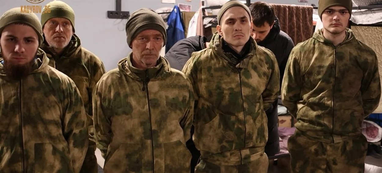 Українські військовополонені на фото з Телеграм-каналу Кадирова