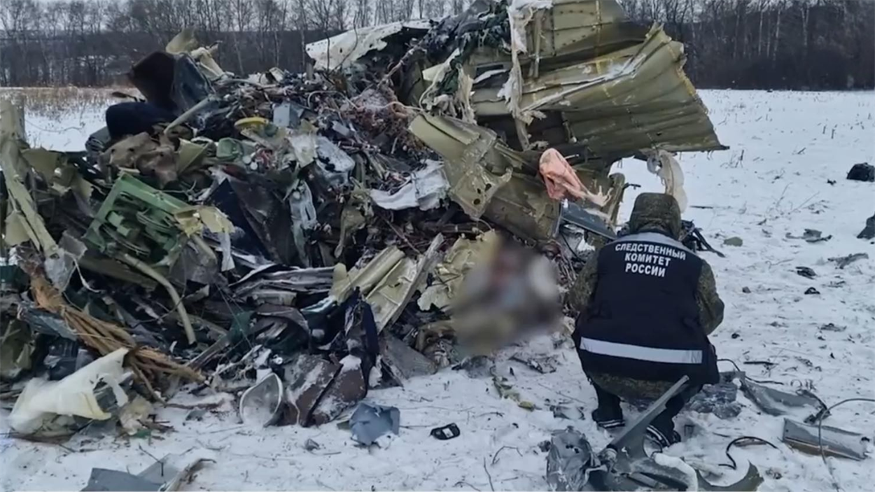 Слідчий комітет Росії на місці падіння літака ІЛ-76 в Бєлгородській області