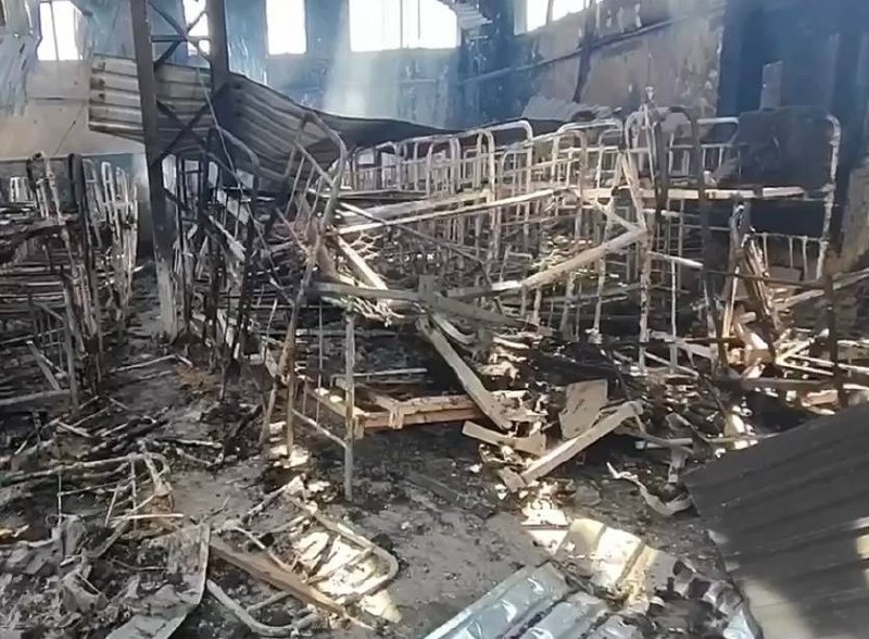 Барак в Оленівці після вибуху