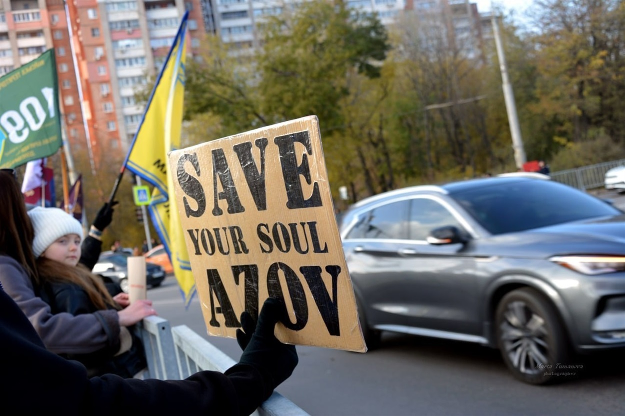Вікторія з Маргаритою часто ходять на акції і з нетерпінням чекають на повернення чоловіка і татка на волі
