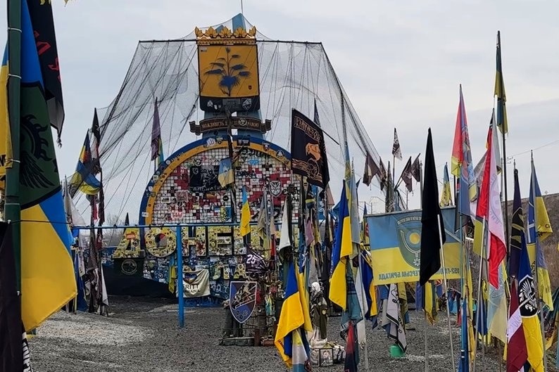 Стелу захистили антидроновою сіткою, 3 лютого 2025 рік