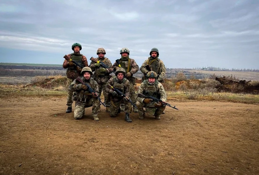Сергій з побратимами