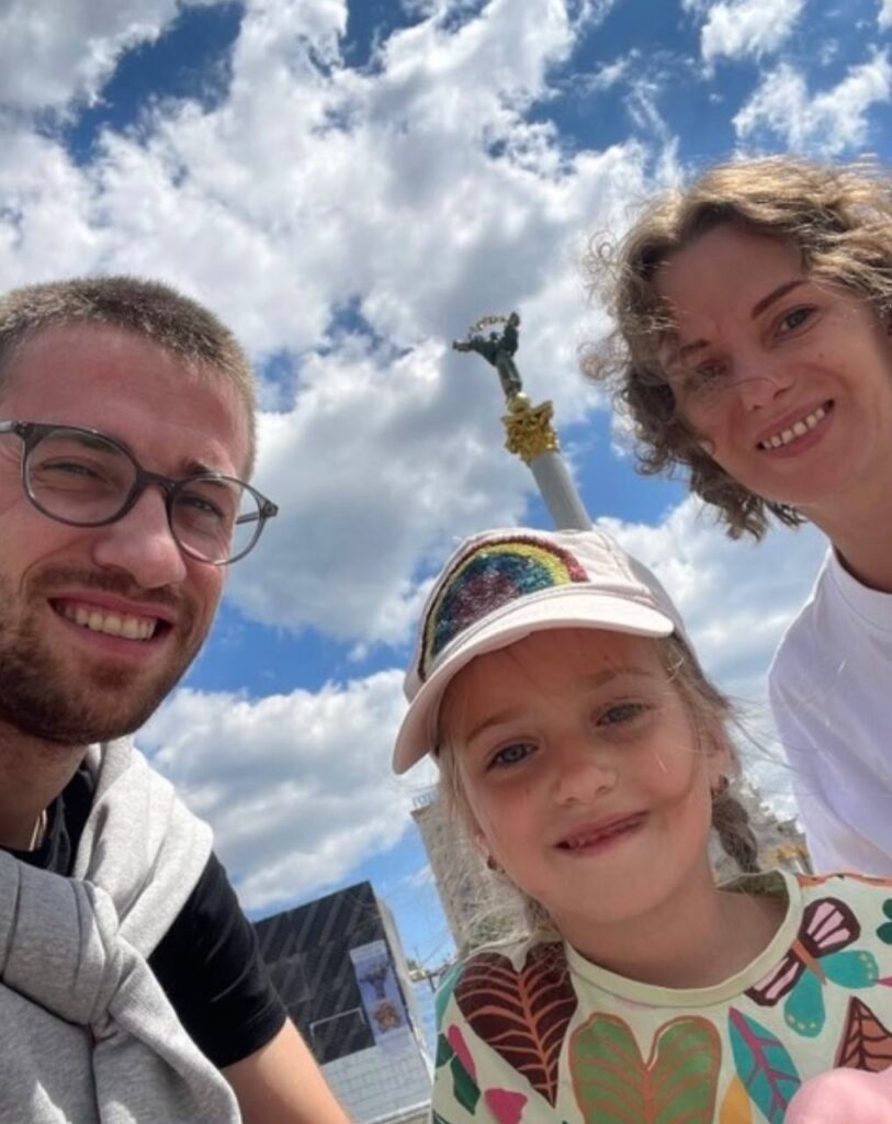 Анна з чоловіком та донькою