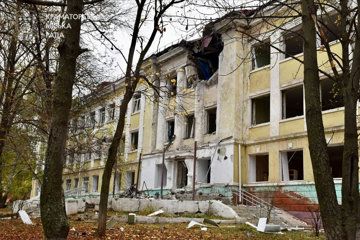 Пошкоджений ліцей №12 у Краматорську