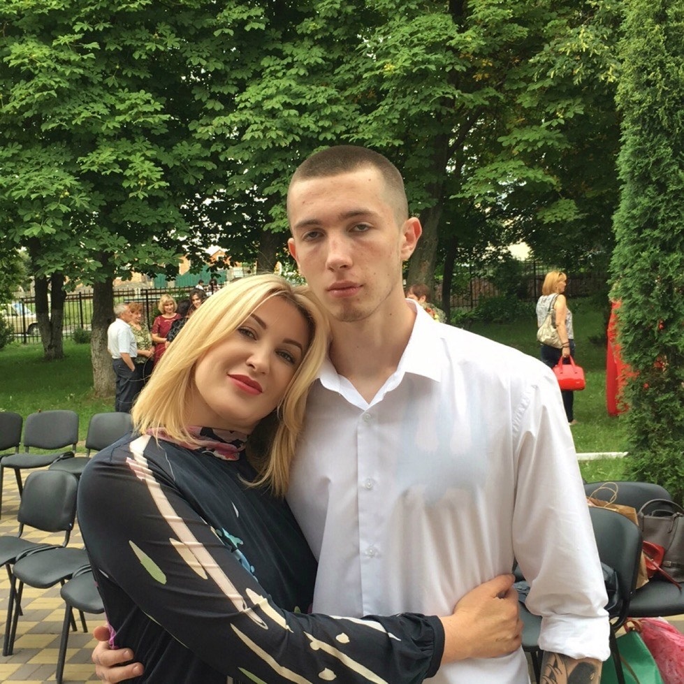 Валентин з мамою