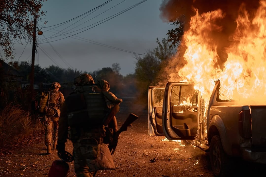 Ворожі дрони полюють у Костянтинівці за авто