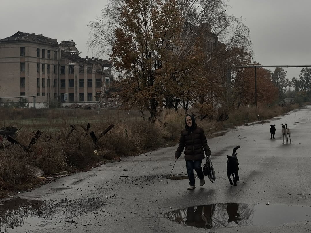 Станом на 22 жовтня 2025 у Костянтинівці залишаються близько 5000 людей