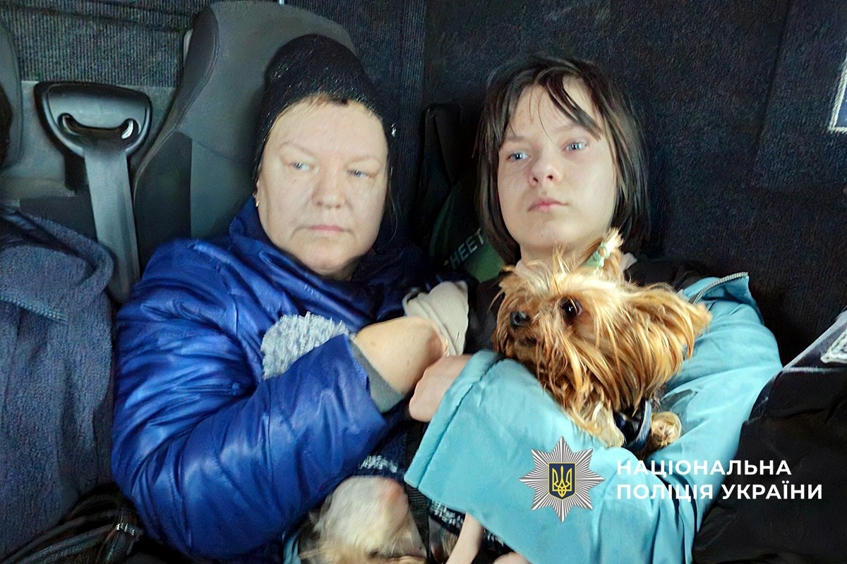 Евакуація родини з Костянтинівки