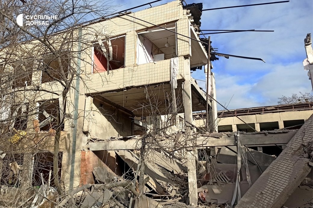 Розбита школа у Слов'янську