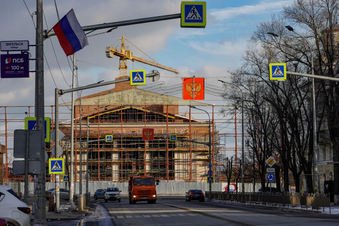 Драмтеатр у Маріуполі, лютий 2025