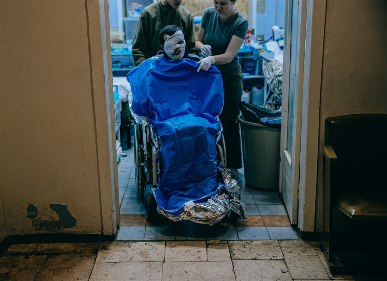 Поранений захисник у стабілізаційному пункті медслужби "Ульф", квітень 2025