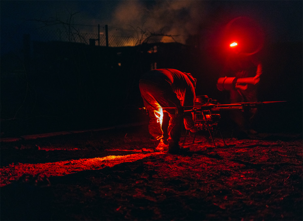 Українські військові готують до польоту безпілотник, Покровськ, травень 2025