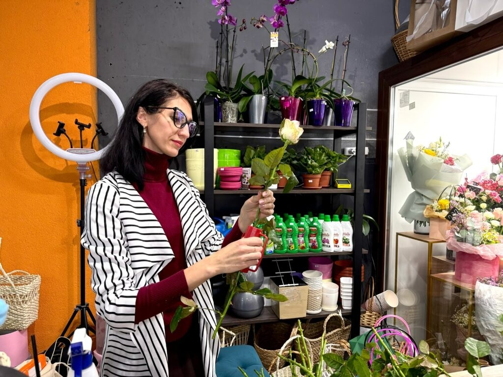 Ксенія у крамниці у Дніпрі