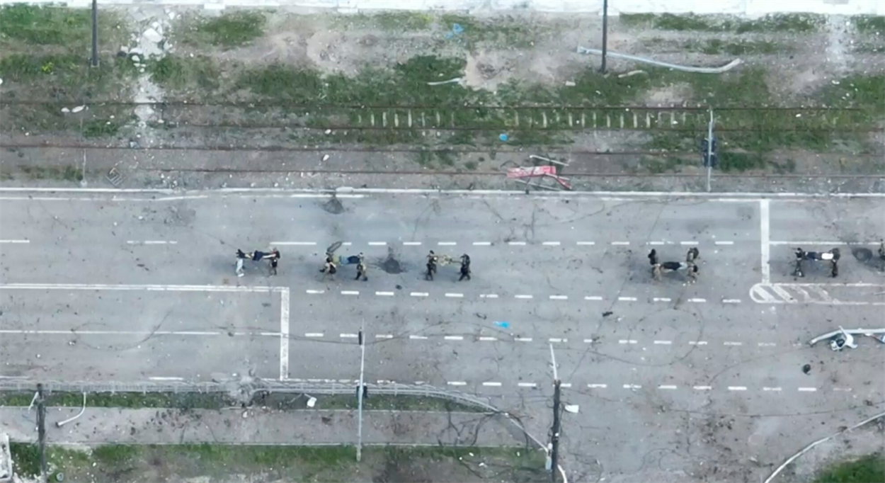 Евакуація тяжкохворих захисників Маріуполя з «Азовсталі»