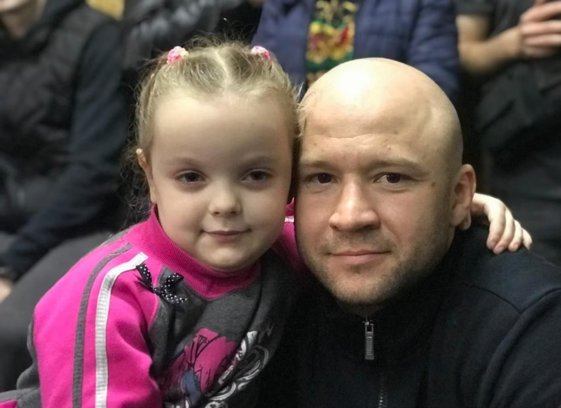 Денис із донькою