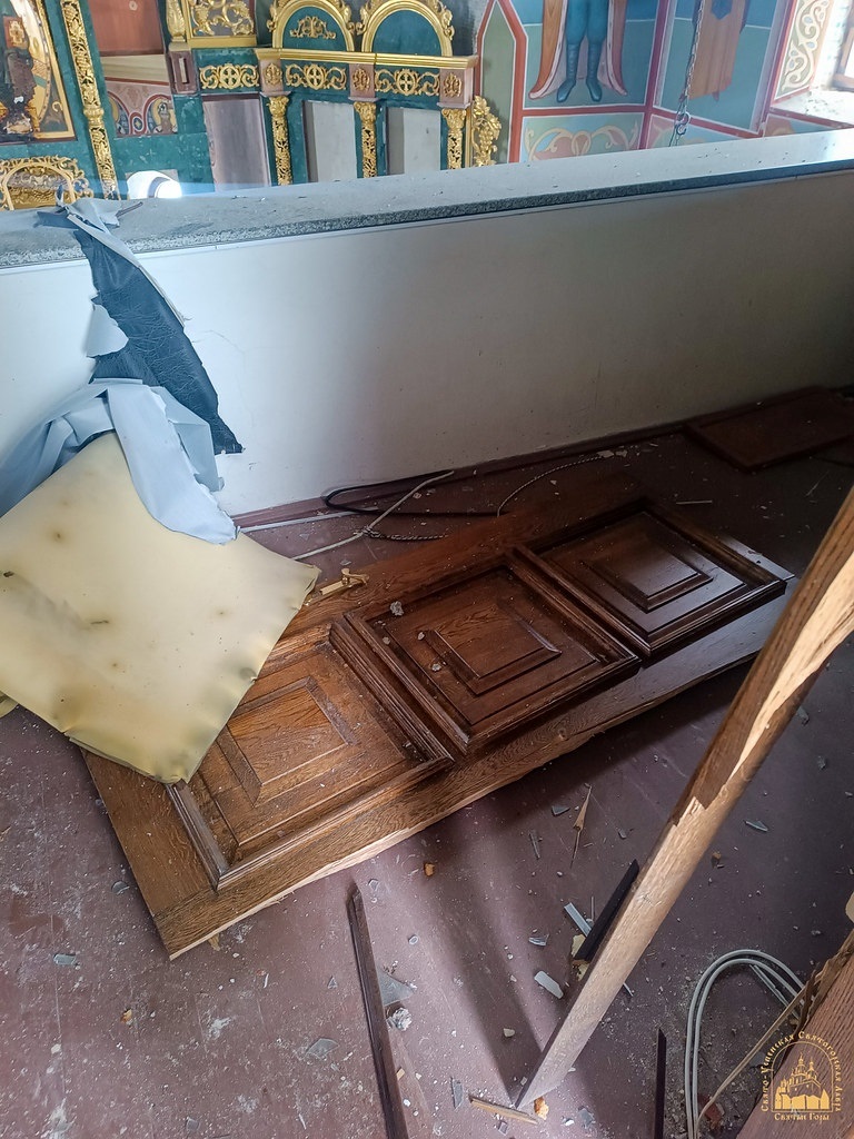 Розграбований скит у Богородичному