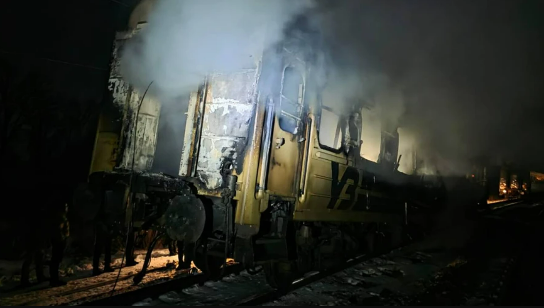 Росіяни атакували "шахедами" пасажирський потяг на Харківщині