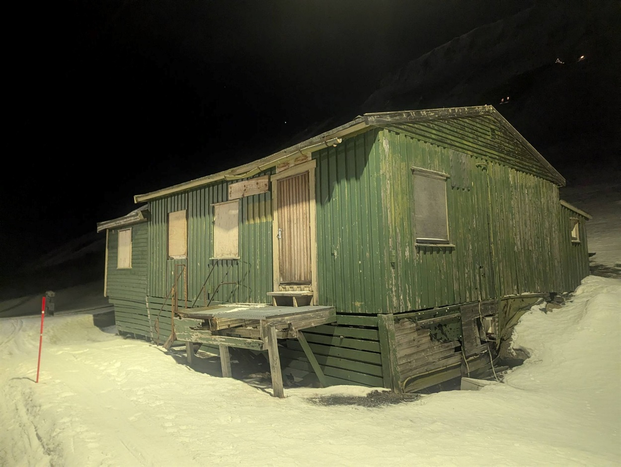 Старий шахтарський барак