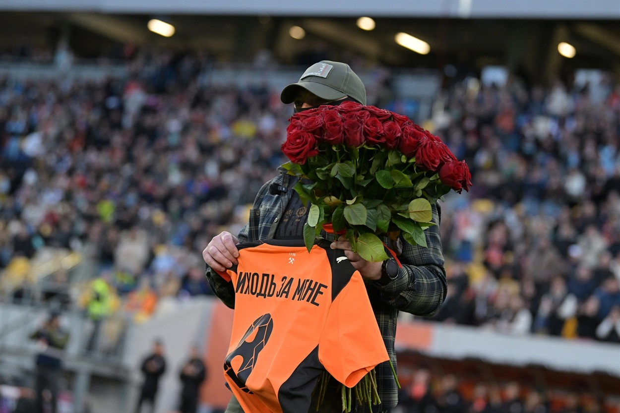 "Чікаго" з футболкою "Виходь за мене"