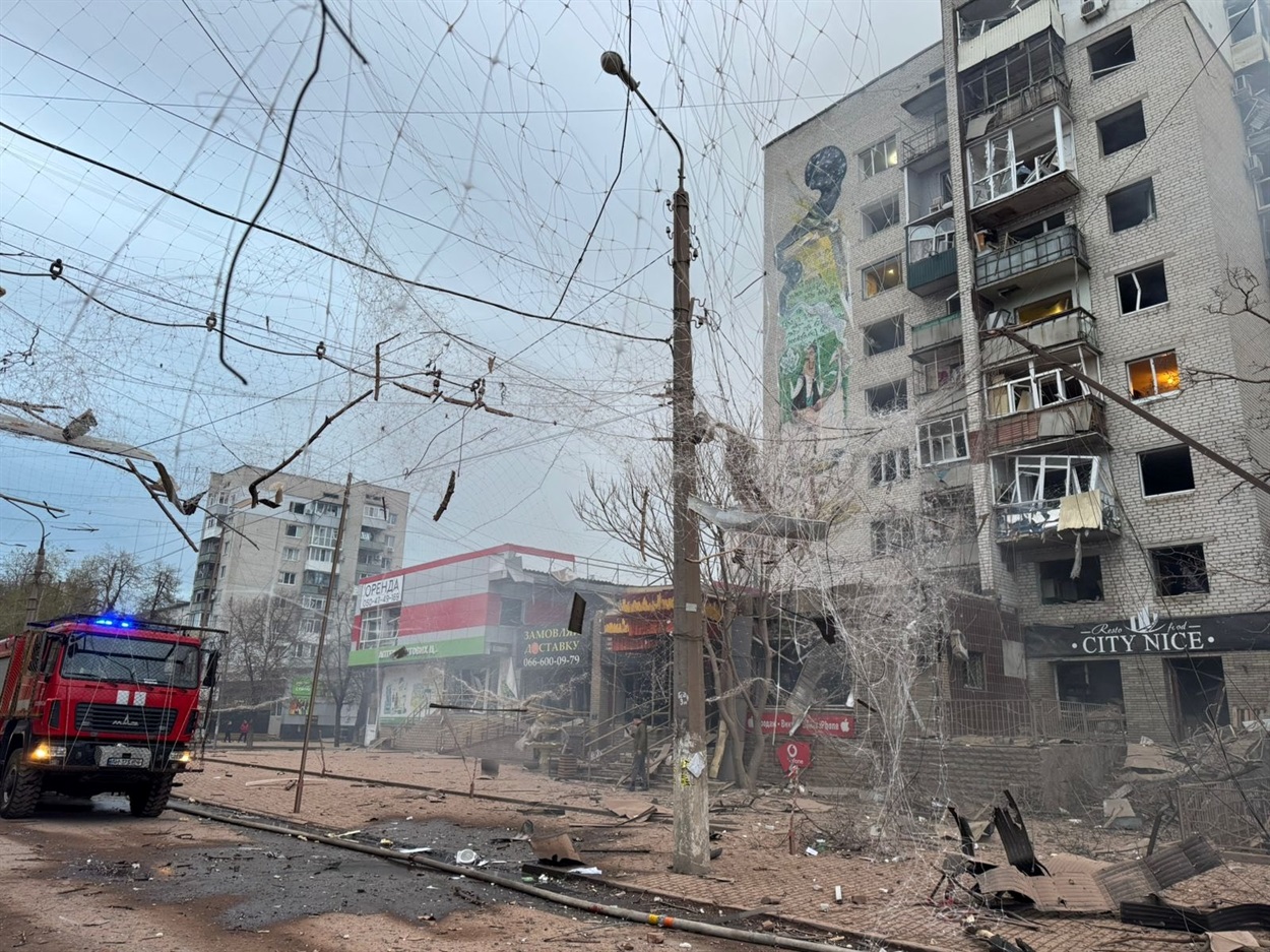 Наслідки авіаудару по центру Слов'янська, 15 квітня 2026 рік
