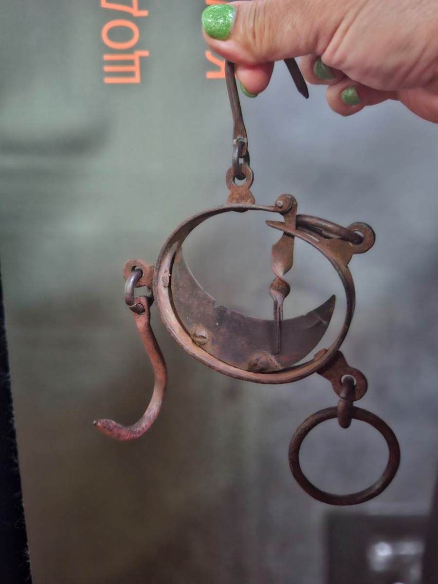 Врятовані з музею старовинні ваги