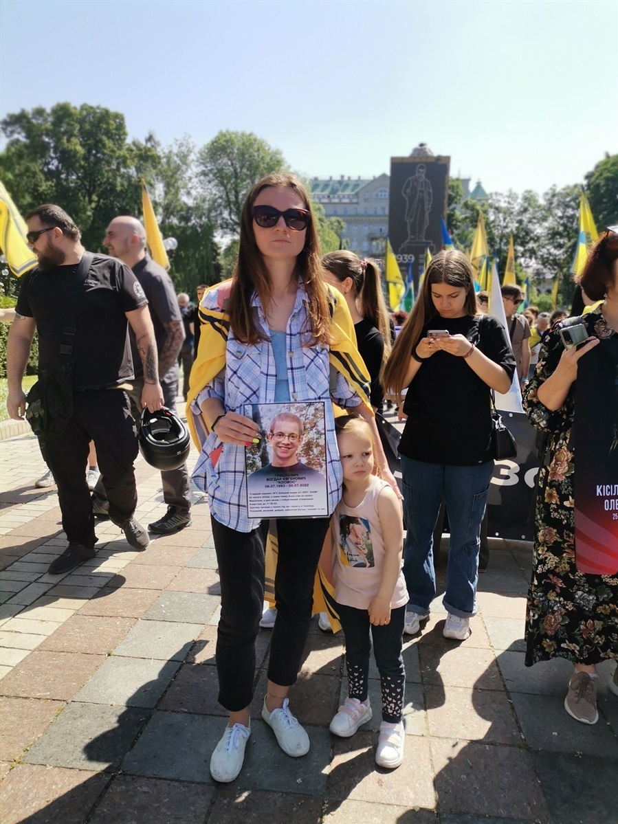 Про те, що її коханий "Космос" загинув в Оленівці Юлія дізналась зі списків, які опублікувала російська сторона