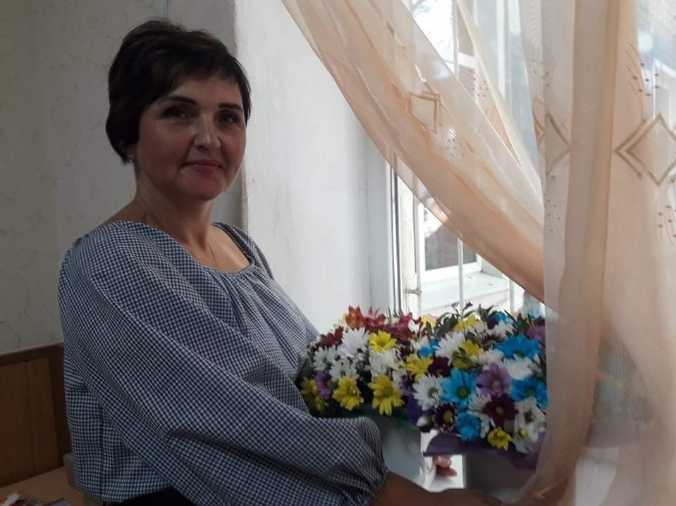 Після масованого обстрілу Попасної у березні 2022 Олена Терпелюк не змогла потрапити у ліцей №20